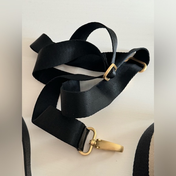 Madewell Transport Camera Bag - Picture 7 of 8